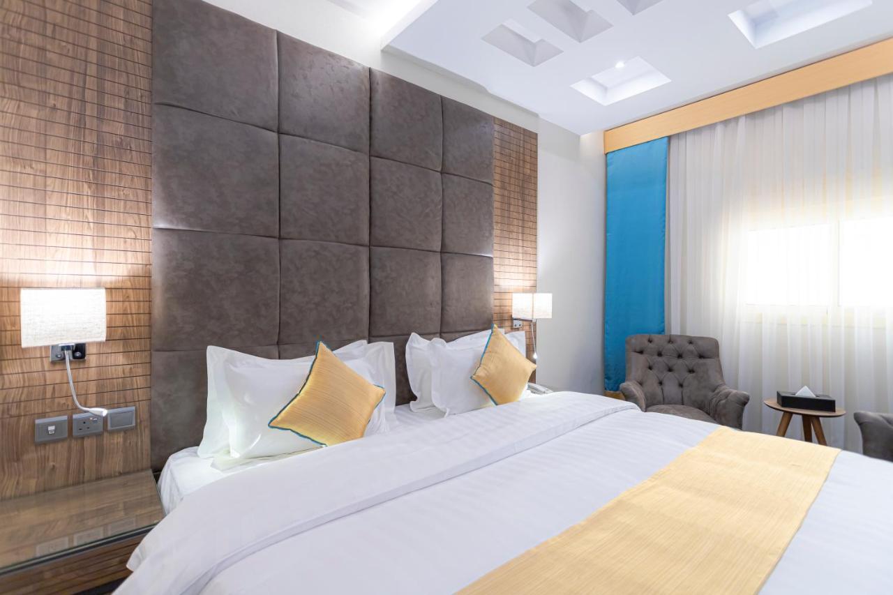 Y Platinum Hotel Medina Exterior photo